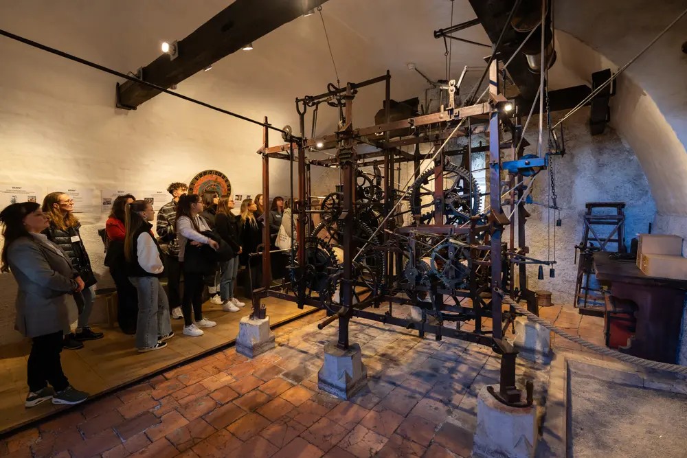 filters_format(webp)_quality(75) (1)